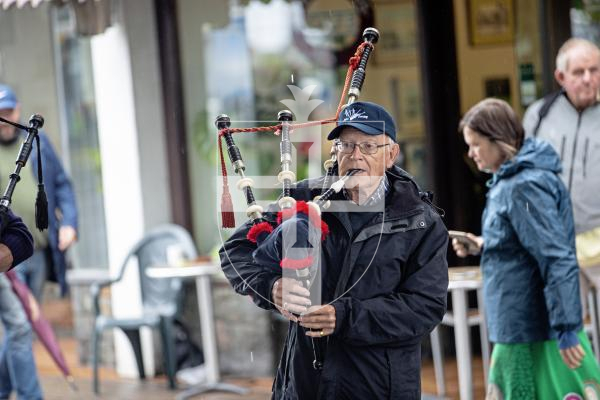 Picture by Peter Frankland. 23-08-24 Guernsey Pipers flash piping at South Esplanade. Chris Bradshaw.