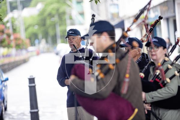 Picture by Peter Frankland. 23-08-24 Guernsey Pipers flash piping at South Esplanade.