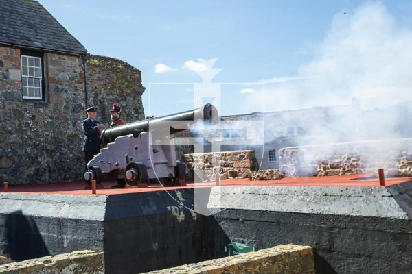 Picture by Karl Dorfner. 14-09-2024 - 'Guernsey's Own 201' squadron firing the noon day gun. The gun being fired