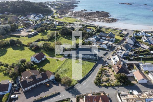 Picture by Peter Frankland. 04-10-24 This piece of land at Cobo (agricultural field) has gone on the market for £350k. The house opposite owns the land currently. Route de Cobo.