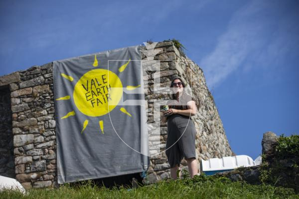 Picture by Peter Frankland. 23-08-24 Jade Kershaw is a member of the Vale Earth Fair Collective and is helping to set-up the VEF for this weekend.