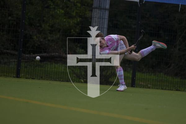 Picture by Luke Le Prevost. 18-11-23.
Hockey action at Footes Lane - Yobbos v Colombians
