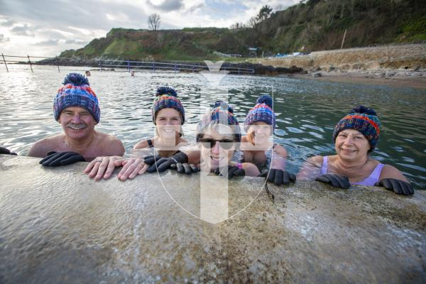 Picture by Luke Le Prevost. 02-12-23.
Swimmers gathered at La Valette Bathing Pools to take part in 12 Bays for Christmas, raising money for Les Bourgs Hospice. L-R David Wray, Suzie Still, Morag Gillespie, Carry Wray and Lesley Aylward