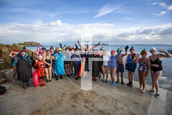Picture by Luke Le Prevost. 02-12-23.
Swimmers gathered at La Valette Bathing Pools to take part in 12 Bays for Christmas, raising money for Les Bourgs Hospice. Swim All Seasons