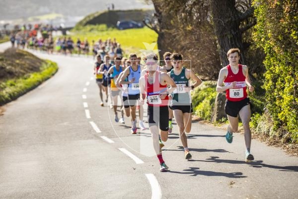 Picture by Sophie Rabey.  29-03-24.  EY Easter Running Festival action - coastal 5K starting at L’Eree and finishing at Vazon.