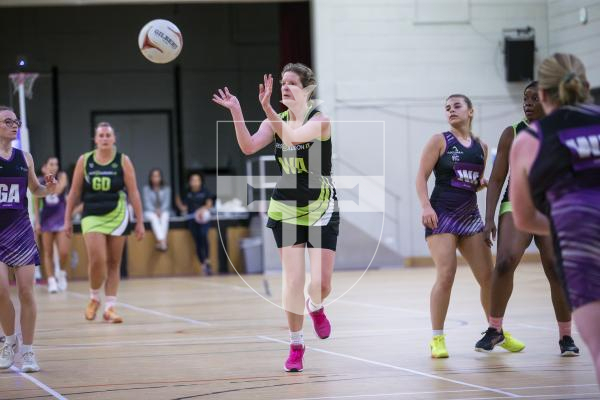 Picture by Peter Frankland. 18-09-24 Netball at Les Varendes. Rezzers Black v SNC Pula. HHYY