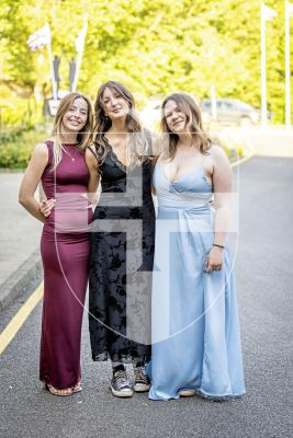 Picture by Sophie Rabey.  23-05-25.  Sixth Form Prom at St Pierre Park.
L-R Katie Norman (18), Emilia Dufer (17) and Jess Martin (18).