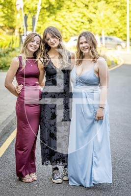 Picture by Sophie Rabey.  23-05-25.  Sixth Form Prom at St Pierre Park.
L-R Katie Norman (18), Emilia Dufer (17) and Jess Martin (18).