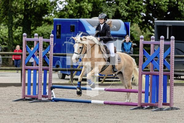 Picture by Peter Frankland. 20-08-25 The first day of Horse of the Year show at Chemin Le Roi. Emmie De La Mare on Wirlbelwind.