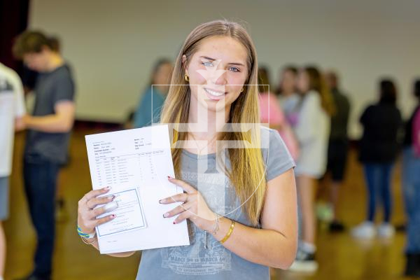 Picture by Peter Frankland. 21-08-25 GCSE results day 2025. Beaucamp High School. Ruth Dallin, 16.