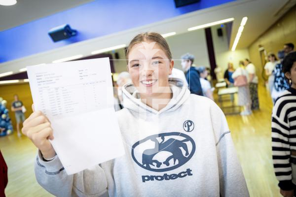 Picture by Peter Frankland. 21-08-25 GCSE results day 2025. Beaucamp High School. Chloe Ingrouille, 16.