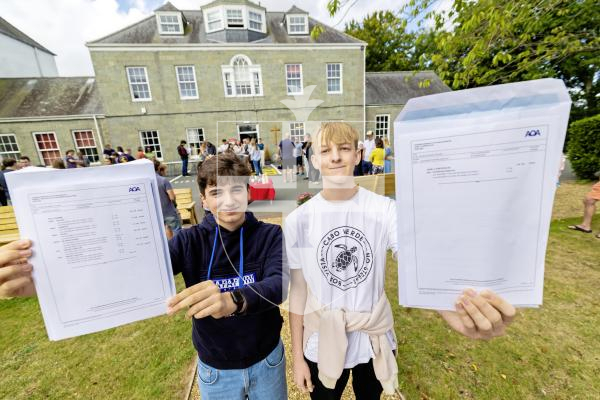 Picture by Peter Frankland. 21-08-25 GCSE results day 2025. Blanchelande College. L-R - Francesco Cacace, 16 and Alex Girollet, 16.