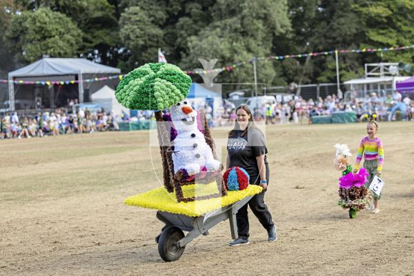 Picture by Sophie Rabey.  21-08-25.  North Show 2025 - Battle of Flowers.
Class G - Decorated Wheelbarrow, any flowers, any age, adult/child.
G3 - Olaf in Summer : Hayley Le Page