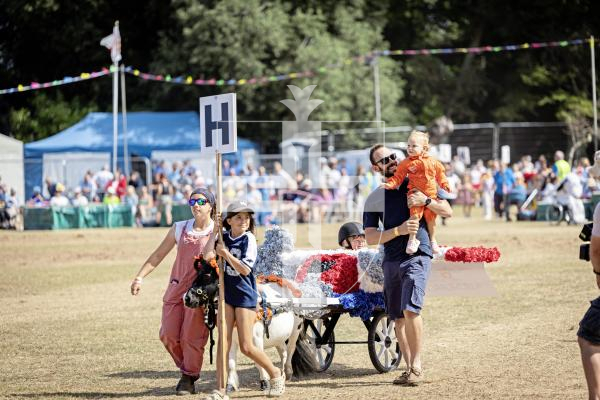 Picture by Sophie Rabey.  21-08-25.  North Show 2025 - Battle of Flowers.
Class H - Paper flowers, non-motorised, to be wheeled, drawn or carried.
H1 - Lions Pride : Sophie Veron