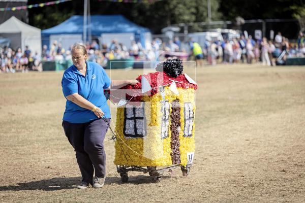 Picture by Sophie Rabey.  21-08-25.  North Show 2025 - Battle of Flowers.
Class H - Paper flowers, non-motorised, to be wheeled, drawn or carried.
H5 - Liberation Cottage : Leah Peck