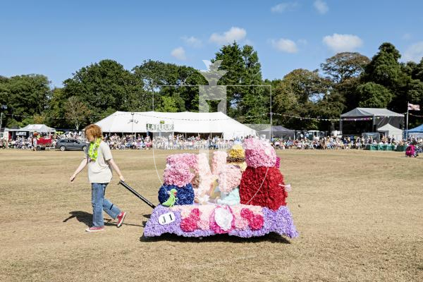 Picture by Sophie Rabey.  21-08-25.  North Show 2025 - Battle of Flowers.
Class J - Paper flowers, wheeled, drawn or carried.  Occupied by children only under 10 years.
J1 - It’s a Girl : Harris Family