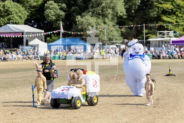 Picture by Sophie Rabey.  21-08-25.  North Show 2025 - Battle of Flowers.
Class J - Paper flowers, wheeled, drawn or carried.  Occupied by children only under 10 years.
J4 - Who you gonna call? : Walter Smith and Friends