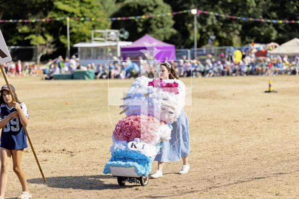 Picture by Sophie Rabey.  21-08-25.  North Show 2025 - Battle of Flowers.
Class K - Paper flowers, wheeled, drawn or carried.  Occupied by children only 10 years.
K1 - Hello Kitty : Harris Family