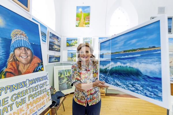 Picture by Peter Frankland. 01-09-25 Art exhibition at Sula Gallery. Elizabeth Adams