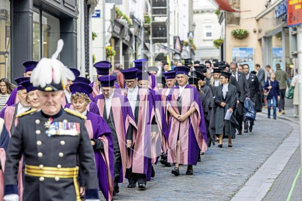 Picture by Peter Frankland. 06-10-25 Chief Pleas march from St James to Town Church.