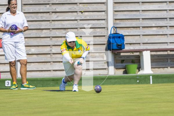 Picture by Peter Frankland. 22-08-26 Bowls at Corbet Field. Vale Rec singles finals. Lucy Beere (yellow) v Yvonne Le Gallic (white).