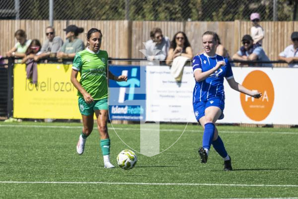 Picture by Peter Frankland. 23-08-26 Football at Victoria Park - GFC Women v Chessington and Hook United.