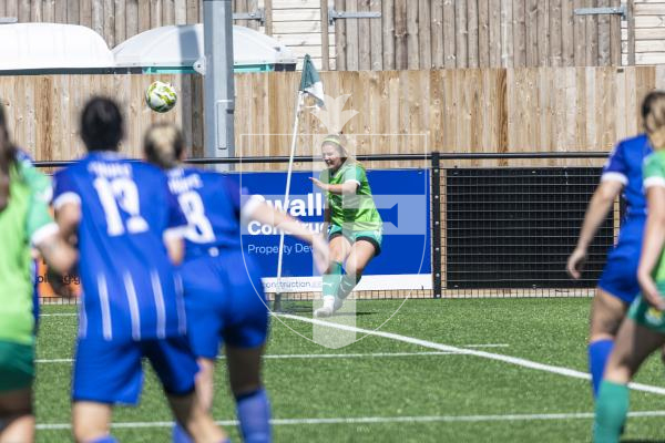 Picture by Peter Frankland. 23-08-26 Football at Victoria Park - GFC Women v Chessington and Hook United.