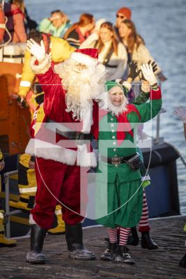 Picture by Sophie Rabey.  25-11-23.  Father Christmas comes to St Peter Port town to switch on the Christmas lights 2023.