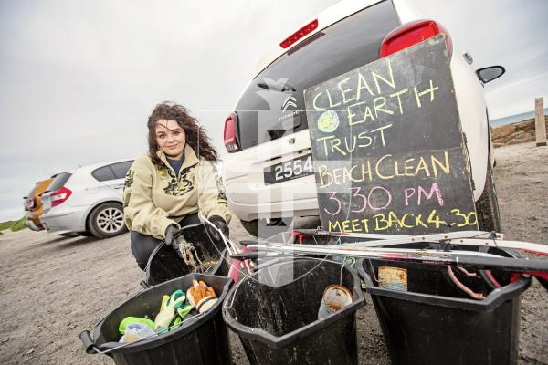 Picture by Sophie Rabey.  17-02-24.  Clean Earth Trust beach clean at Richmond Beach.  Eight volunteers including children spent an hour on Saturday afternoon picking up debris found along the coast.
Beach clean coordinator Fern Nicholson.
