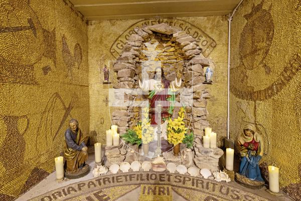 Picture by Peter Frankland. 03-07-25 Shell Shrine at Fort Hommet for En-Voyage magazine.