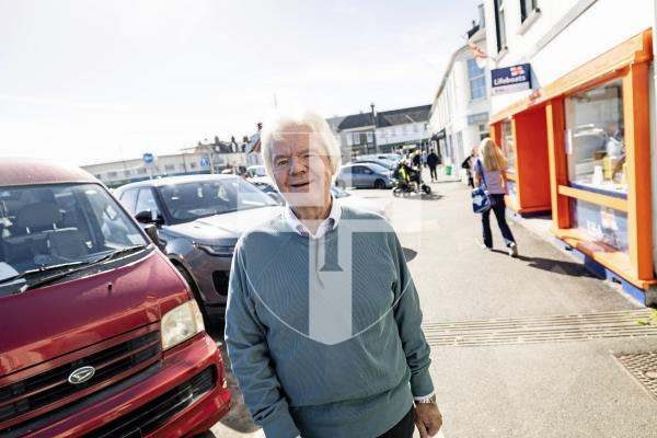 Picture by Sophie Rabey.  07-10-25.  Vox on The Bridge after the news of a tax increase on cigarettes and vapes.
Joseph Beard.