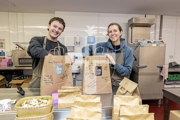 Picture by Sophie Rabey.  17-12-25.  The Farm Shop have started a 12 days of christmas initiative where they are gifting and delivering 240 meals to nursing and care staff thanks to a generous community donation.
L-R Jamie Etheridge and Sasha Marsh.