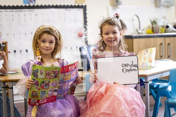 Picture by Sophie Rabey.  05-03-26.  World Book Day 2026 at Vauvert School.
L-R Summer Phillips (5) and Millie Hammond (6) are choosing which books they might like for their classroom.