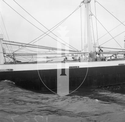 Picture by Guernsey Press. 28-05-65 Shipwreck of La Salle off L'eree / Rocquaine in 1965. Wreck.
LSSWPS