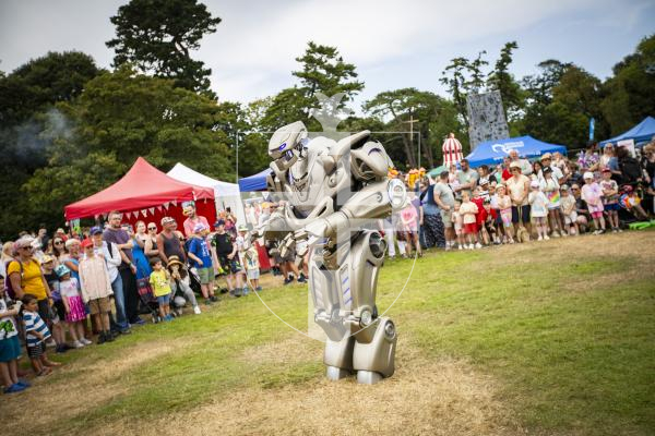 Picture by Sophie Rabey.  23-08-23.  First day of the North Show at Saumarez Park.
Titan The Robot.