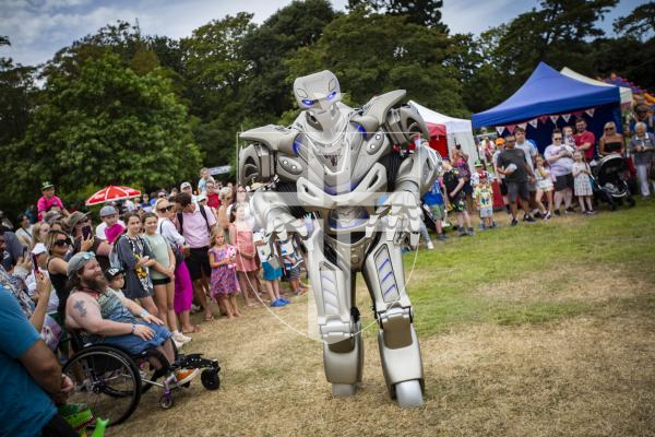Picture by Sophie Rabey.  23-08-23.  First day of the North Show at Saumarez Park.
Titan The Robot.