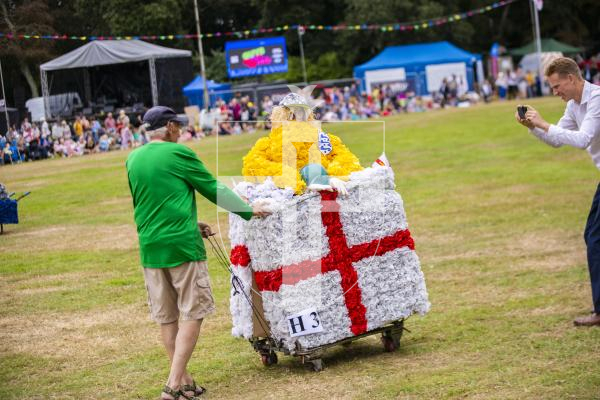 Picture by Sophie Rabey.  24-08-23.  North Show 2023, Battle of Flowers.
Class H - Paper flowers, non-motorised, to be wheeled, drawn or carried.
H3 Come On England Football - Leah Peck