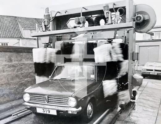 Picture by Guernsey Press.  Nostalgia Lookback feature MONO.  Ruette Braye and Le Lacheurs Motors, 1974