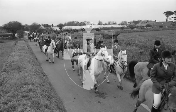 Picture by Guernsey Press.
Nostalgia Lookback feature.
5 Jan 1984. Neg number 1/8/84.
Approximately 50 members turned up for the Guernsey Riding and Hunting Club's annual New Year's Day ride.
