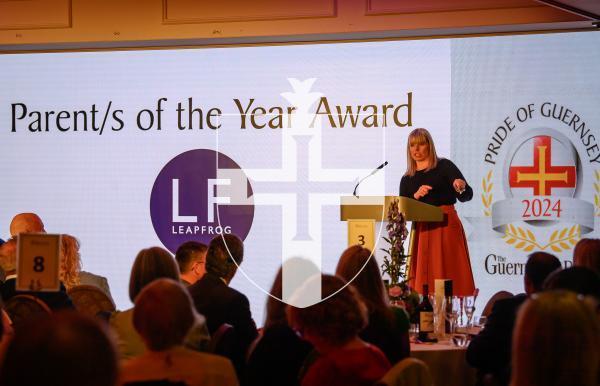 Pic supplied by Andrew Le Poidevin, 19-10-2024. The 2024 Guernsey Press Pride of Guernsey Awards night at St Pierre Park Hotel.
Parents of the Year Award sponsored by Leapfrog.
Presented by Vicki Eppelein.