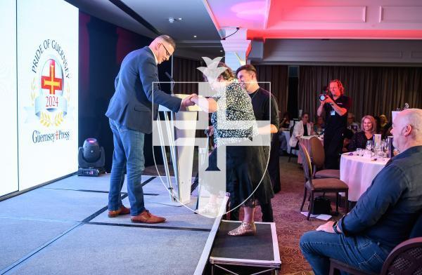 Pic supplied by Andrew Le Poidevin, 19-10-2024. The 2024 Guernsey Press Pride of Guernsey Awards night at St Pierre Park Hotel.
Sports Volunteer of the Year Award sponsored by Dominion.
Presented by Jason Le Roux.
Winner Jo Norman.