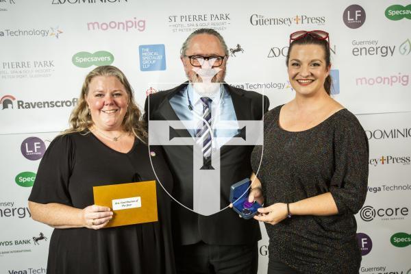 Picture by Sophie Rabey.  19-10-24.  Guernsey Press Pride of Guernsey Awards 2024 at St Pierre Park.
Arts Contribution of the Year sponsored by The Guernsey Press.  L-R Claire Dawson from Guernsey Street Festival (Winner), Simon De La Rue (Sponsor) and Lydia Sullivan-Pugh from Guernsey Street Festival (Winner).