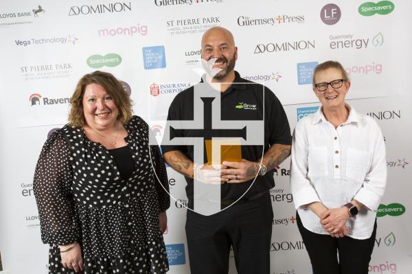 Picture by Sophie Rabey.  19-10-24.  Guernsey Press Pride of Guernsey Awards 2024 at St Pierre Park.
Diversity and Inclusion sponsored by Insurance Corporation.  L-R Michelle Steele (Sponsor), Richard Portsmouth and Kim Marquis.