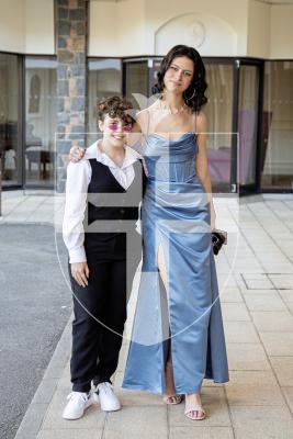 Picture by Sophie Rabey.  24-05-24.  Grammar School Sixth Form Prom 2024 at St Pierre Park.
Beth Powell (19) and Zoe Breedt (18).