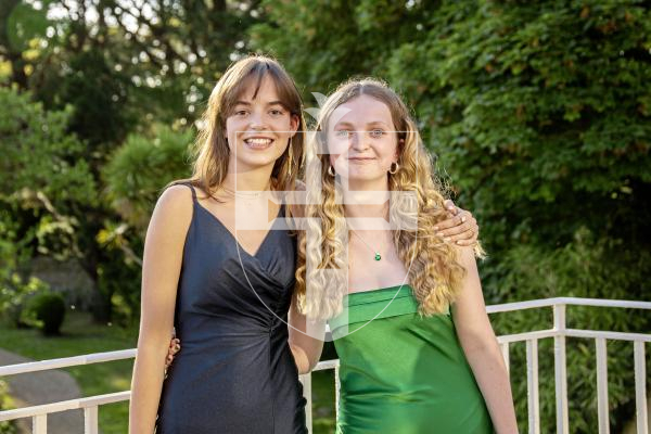 Picture by Sophie Rabey.  24-05-24.  Grammar School Sixth Form Prom 2024 at St Pierre Park.
L-R Aimee Martel (18) and Lottie Dawber (17).