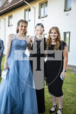 Picture by Luke Le Prevost. 22-06-23.
Blanchelande College Year 11 Prom at The Peninsula. L-R Lara Stanford (16), Holly Chamberlain (15) and Carrie Dowding (16)