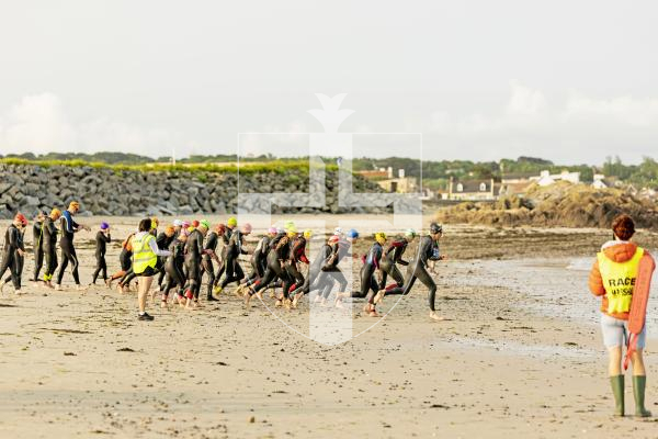 Pictures by Connor Rabey.
08/06/25
Supersprint Triathlon at Grandes Rocques this morning.
