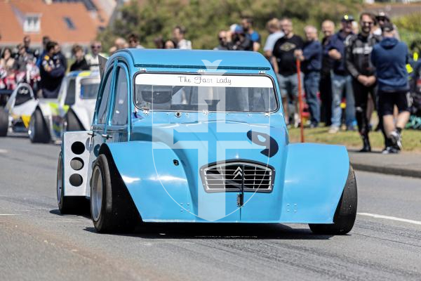 Picture by Peter Frankland. 14-06-25 Sprint at Vazon. Steve Marquis