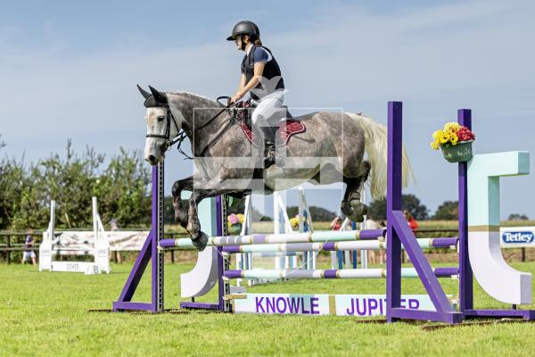 Picture by Peter Frankland. 23-08-25 Horse of the Year Show at Chemin Le Roi. Georgia Rihoy on Allihies Skylark.