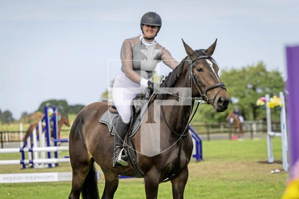 Picture by Peter Frankland. 23-08-25 Horse of the Year Show at Chemin Le Roi. Kira Avery on Le Tot De Pleasure WW.